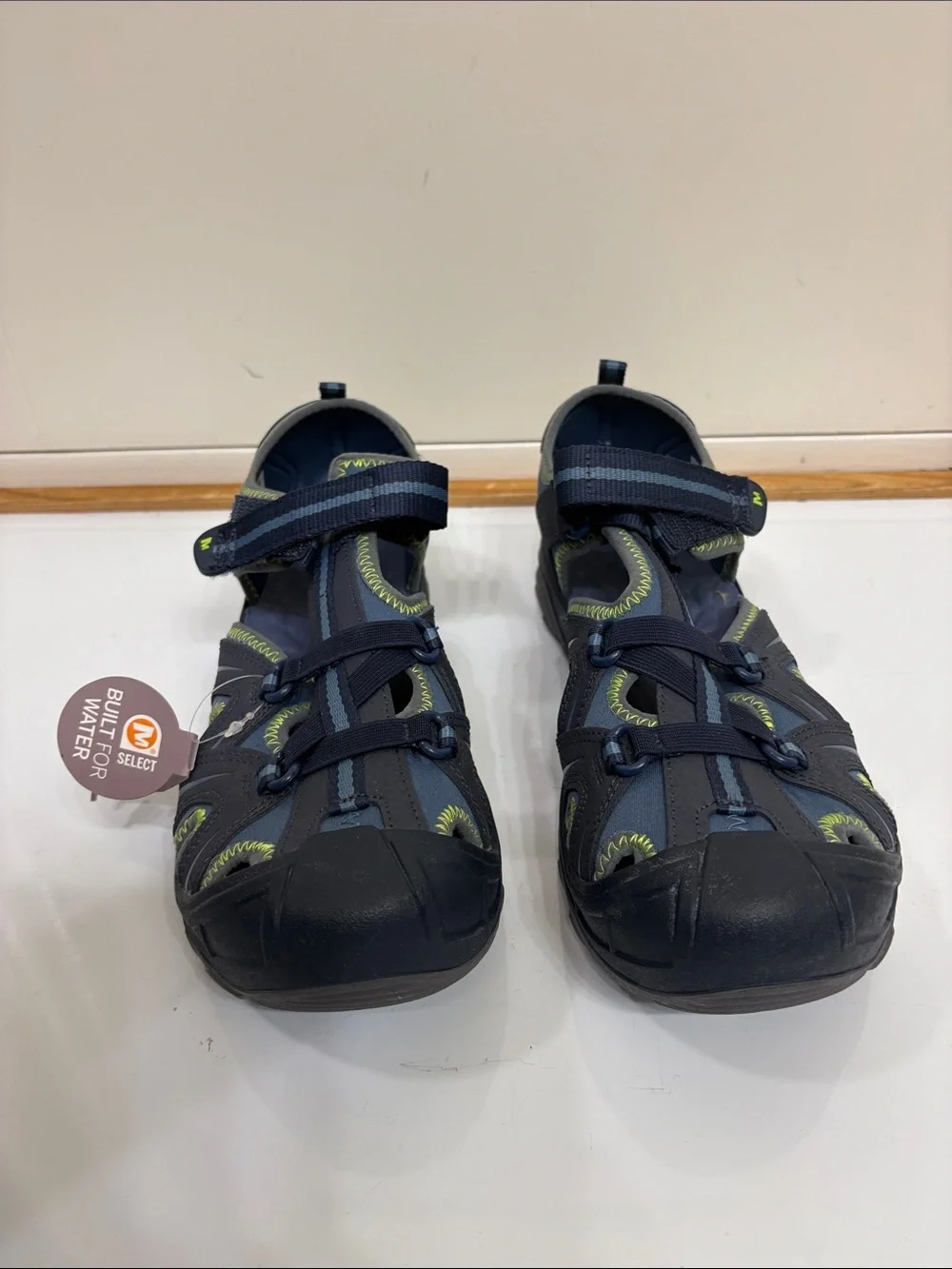 NWT Merrell Youth Navy Closed-Toe Athletic‎ Sandals